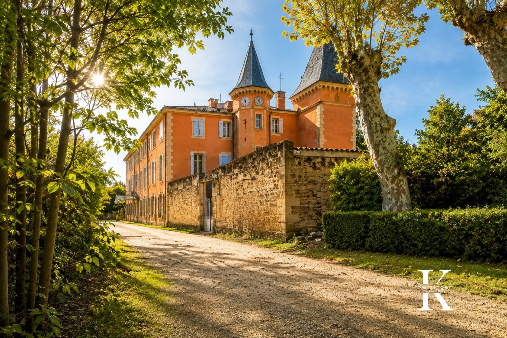 Exceptional Château With High-End Features And Expansive Grounds 4