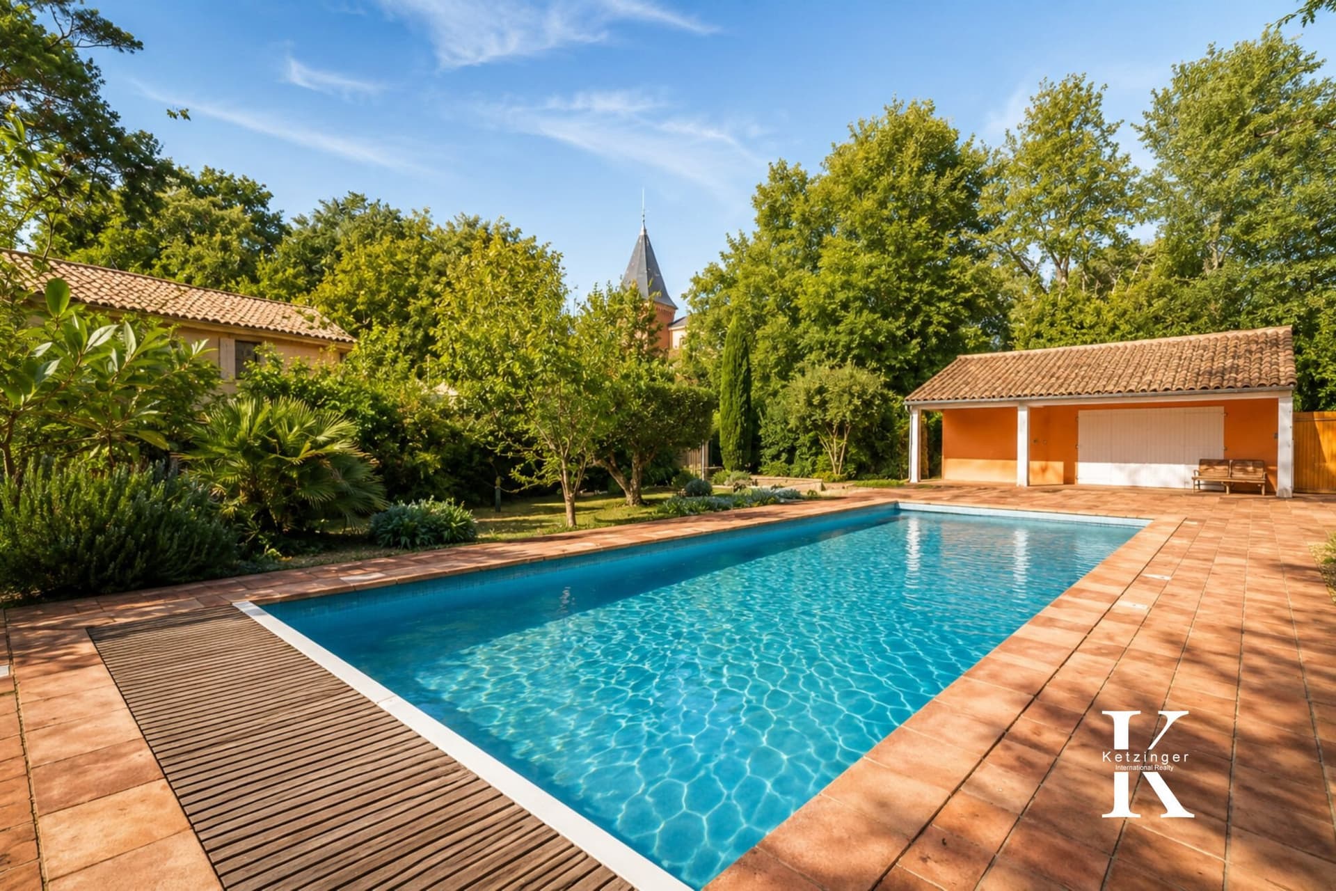 Exceptional Château With High-End Features And Expansive Grounds 5