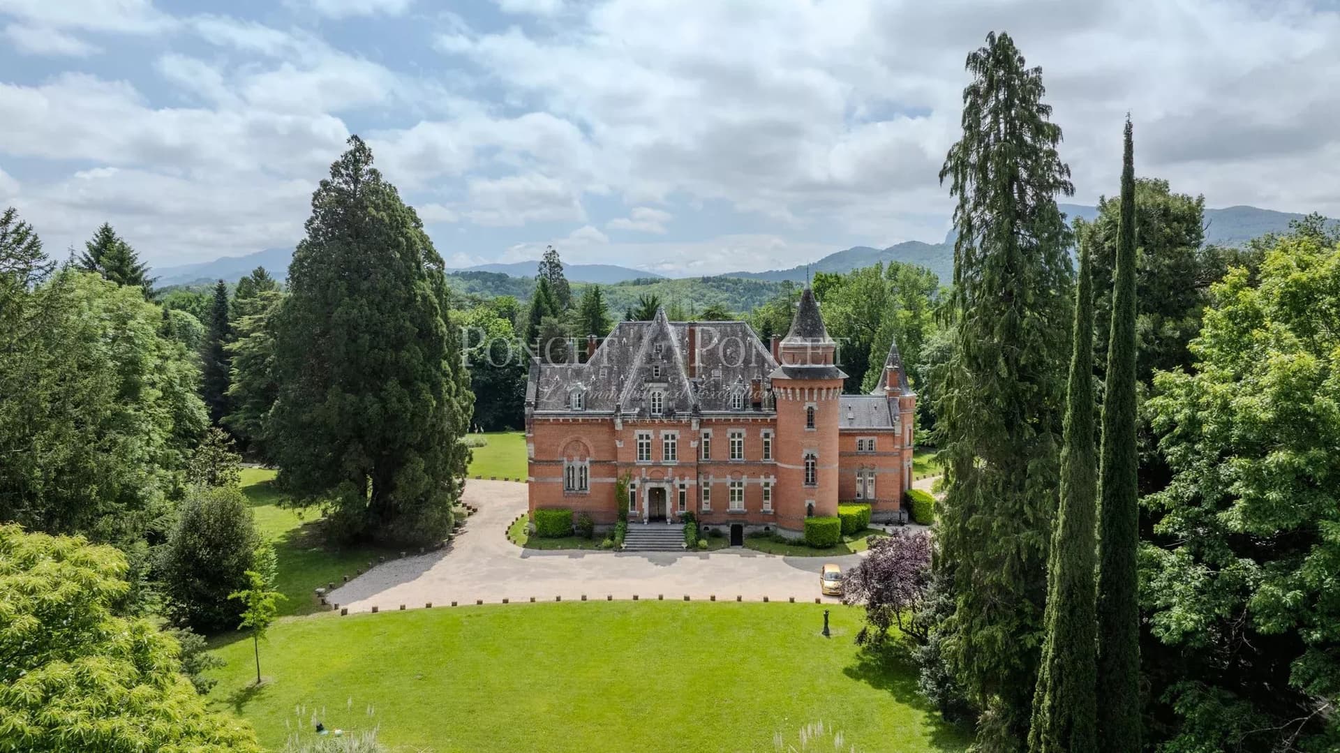 19th Century Château With 14 Bedrooms And 31 Hectares Of Parkland — Château for sale in France