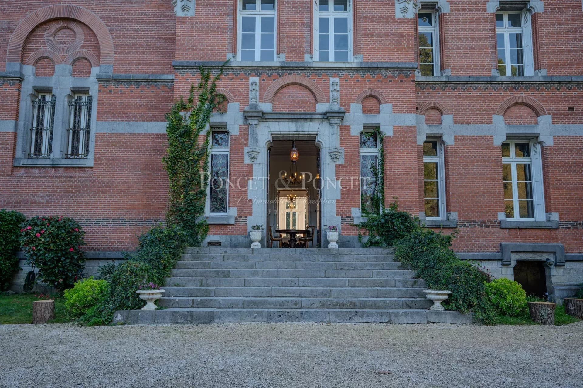 19th Century Château With 14 Bedrooms And 31 Hectares Of Parkland 3