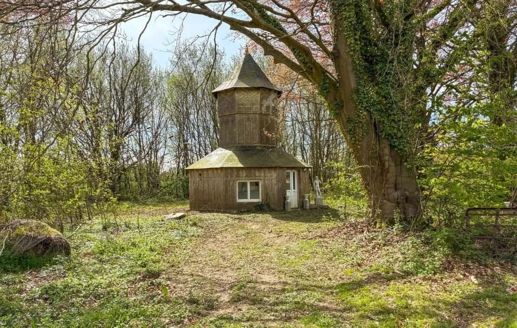 Characterful Château With 16 Bedrooms And Expansive Park 2