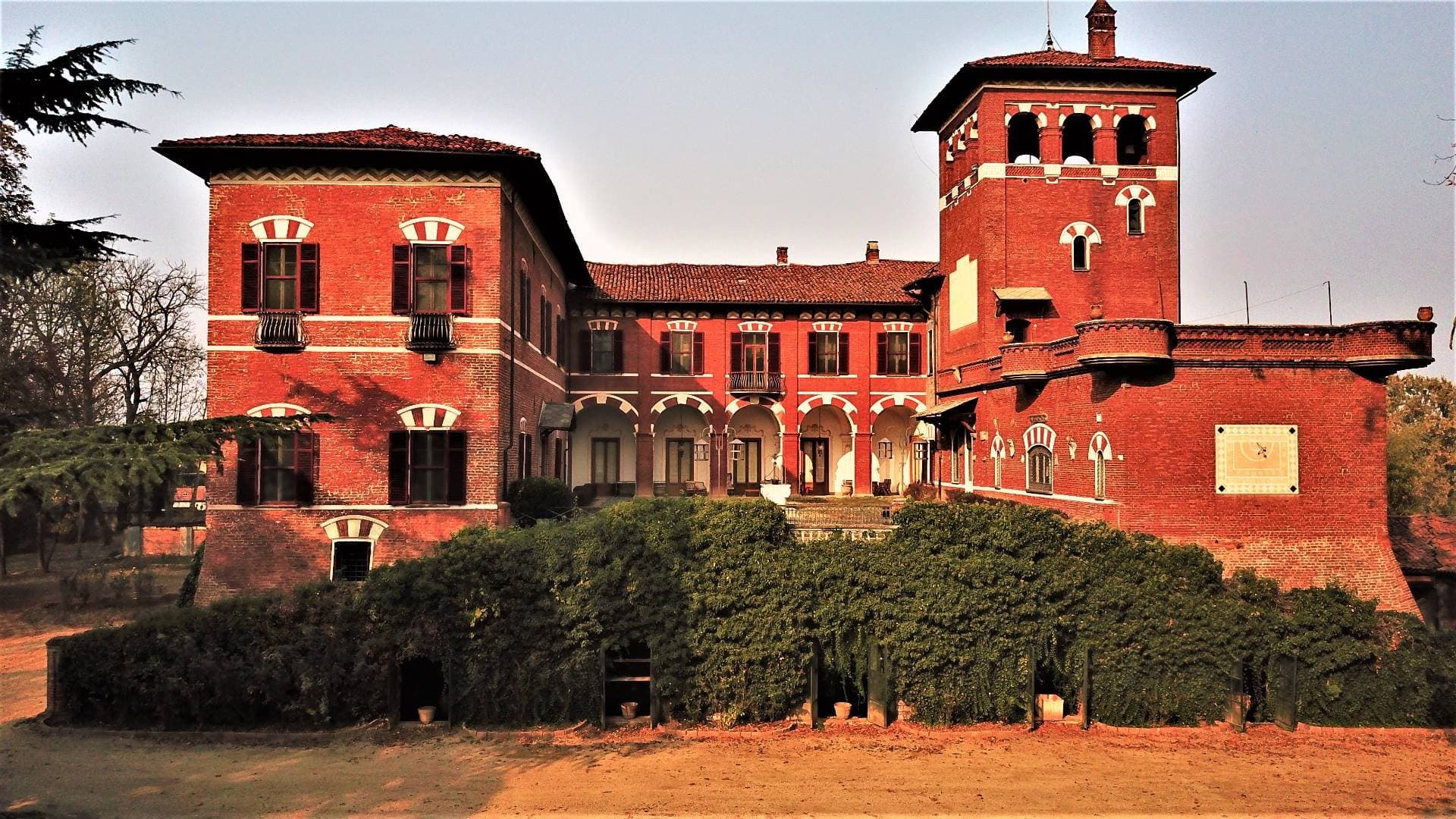 Majestic Castle with Centuries-Old Park and Panoramic Views