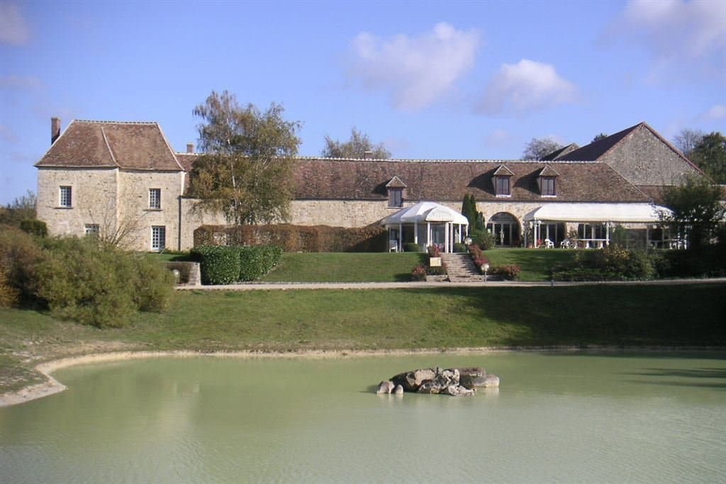 18-Hole Golf Course With Historic 12th Century Templar Farm 2