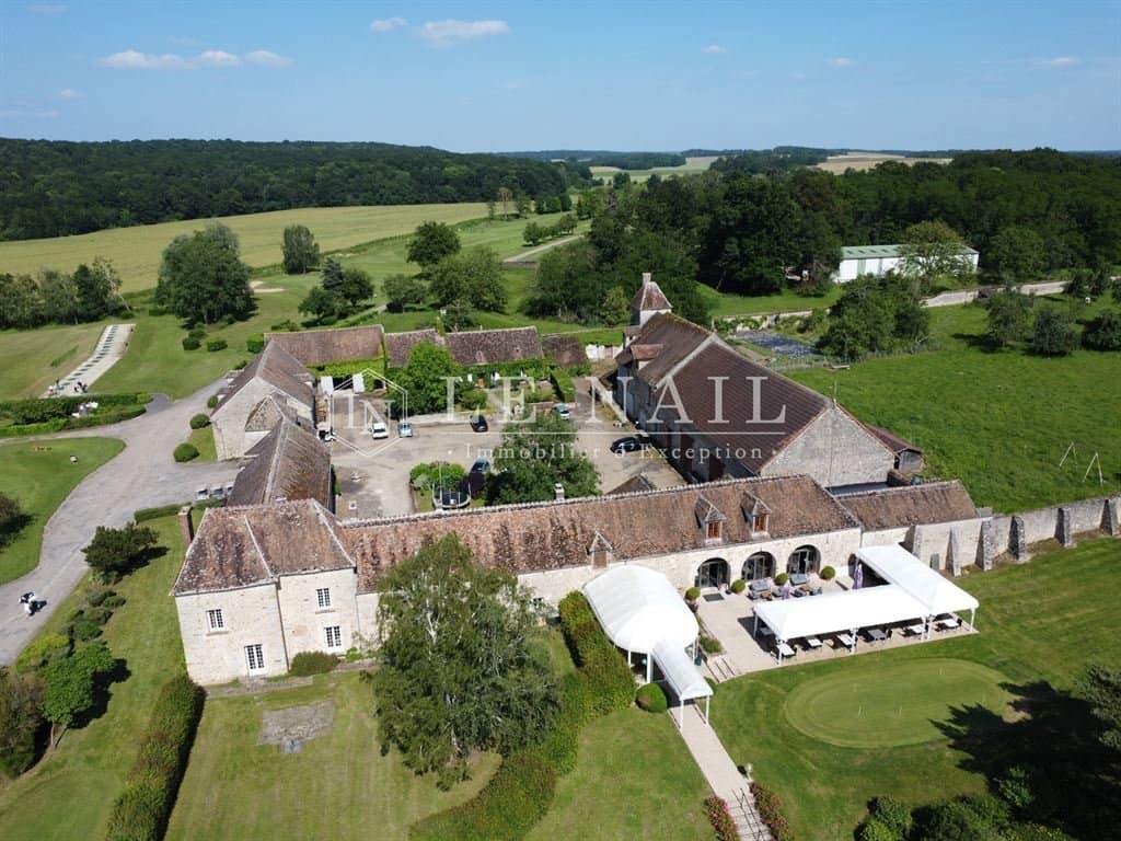 18-Hole Golf Course With Historic 12th Century Templar Farm 3