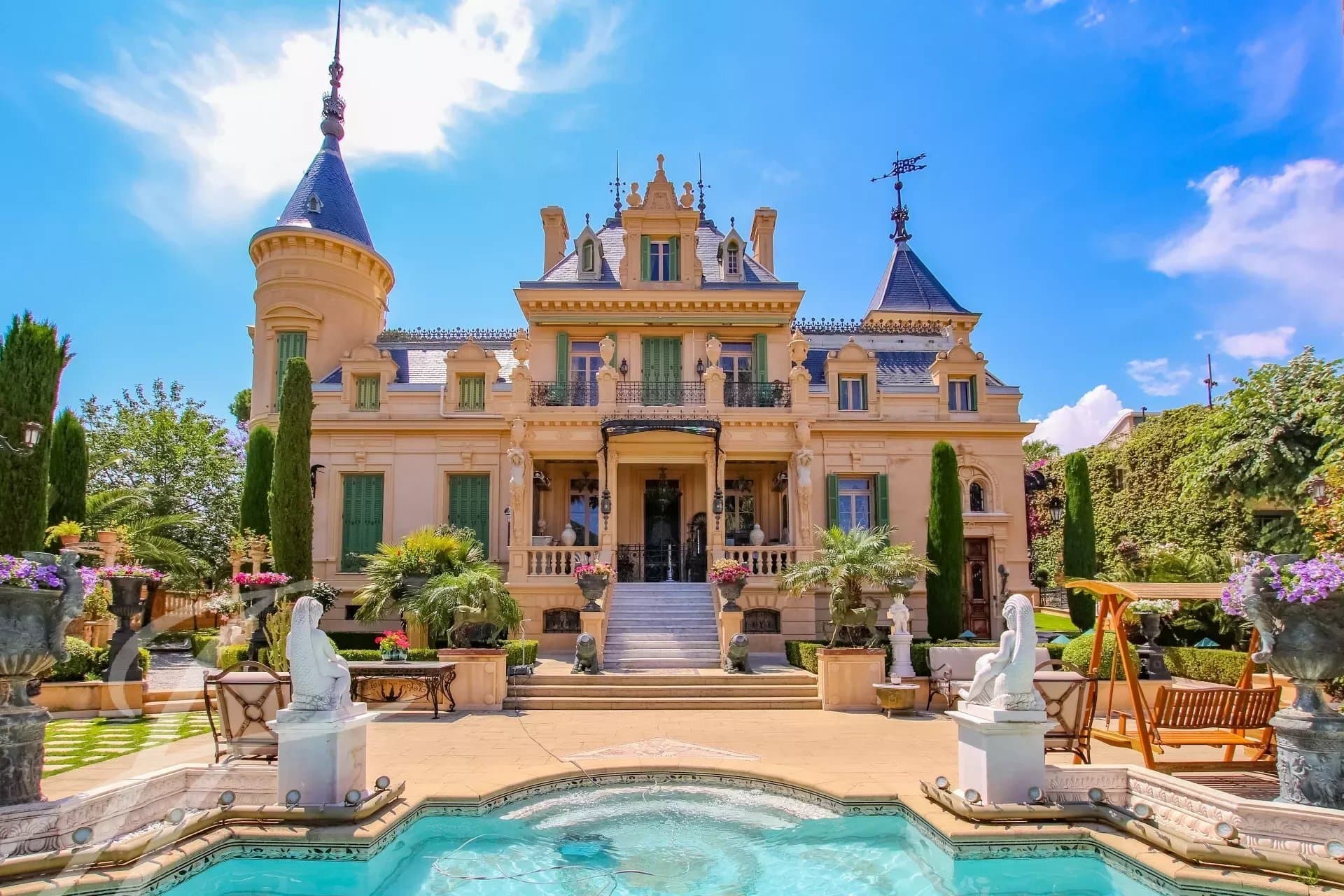 Laval Castle: A Unique 19th Century Property with Pool and Guest House