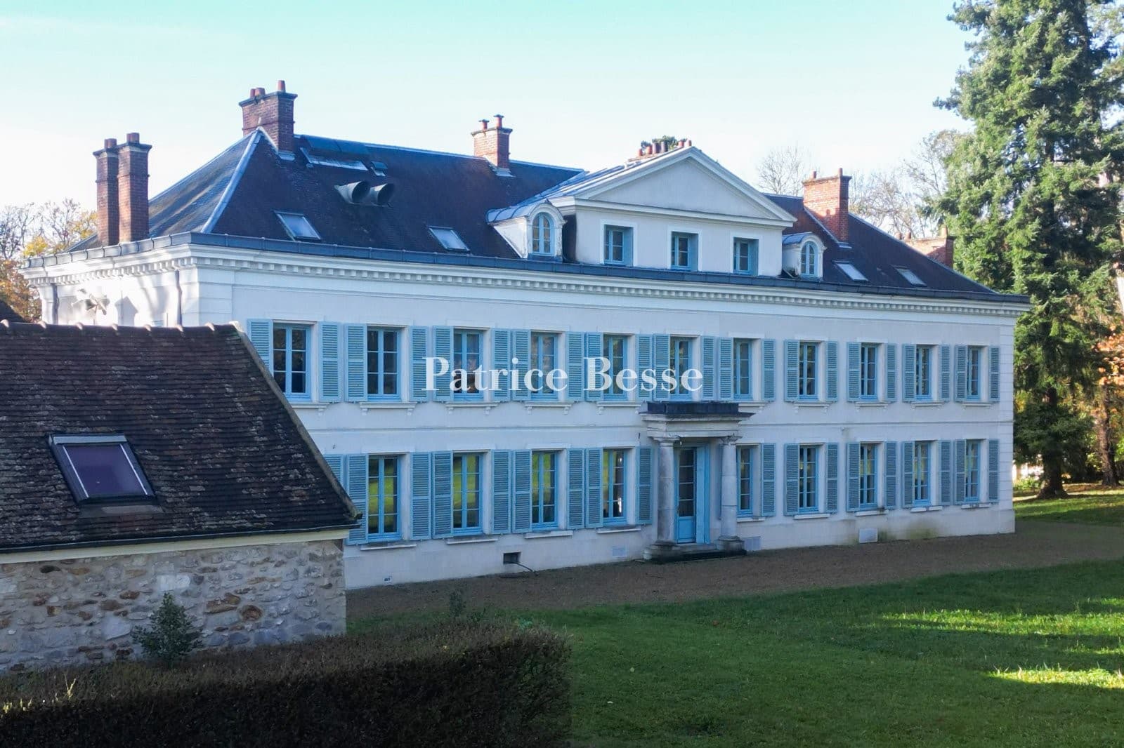 Neo-Palladian Château Set in 9 Hectares of Lush Grounds 2
