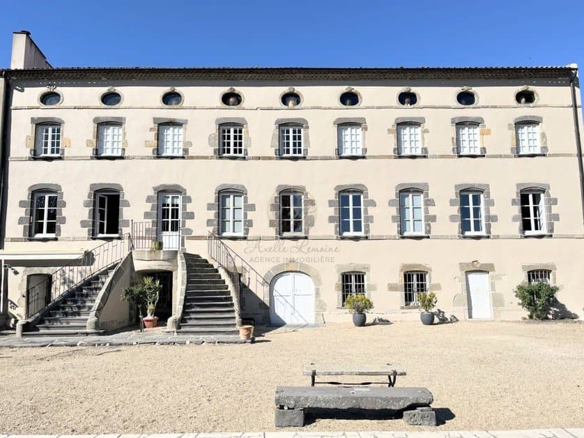 Elegant 18th Century Château With Pool And Expansive Grounds — Château for sale in France