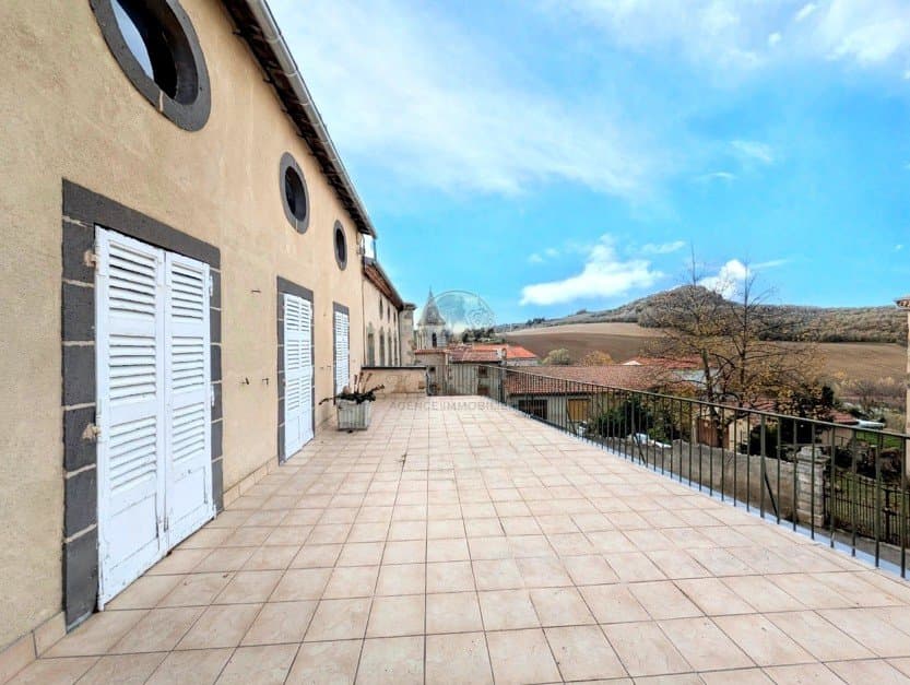 Elegant 18th Century Château With Pool And Expansive Grounds 4