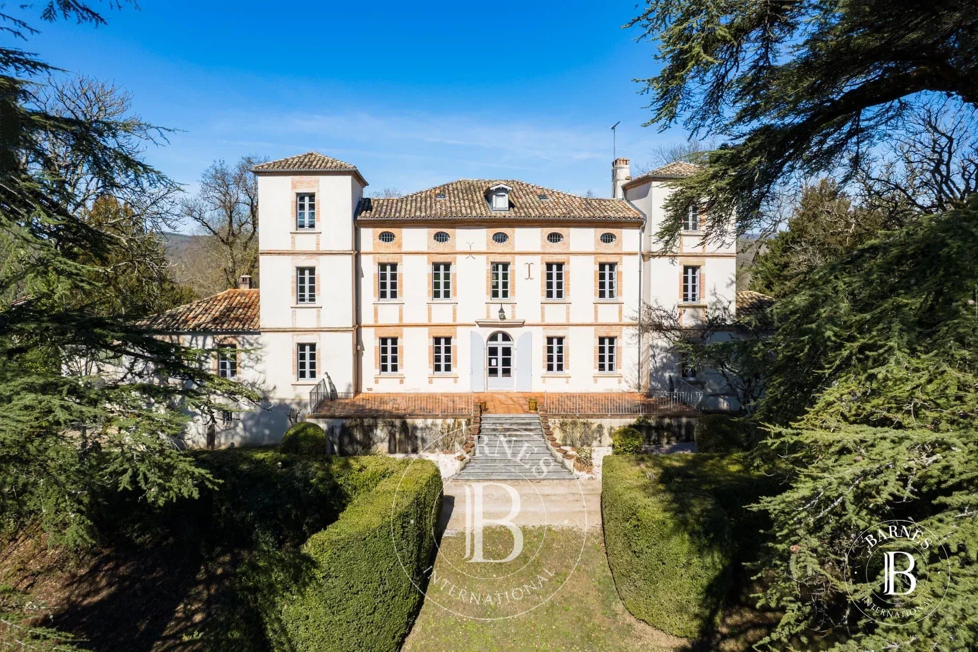 Renovated 13th Century Château With Pool And 18 Hectares Of Farmland — Château for sale in Tarn, France
