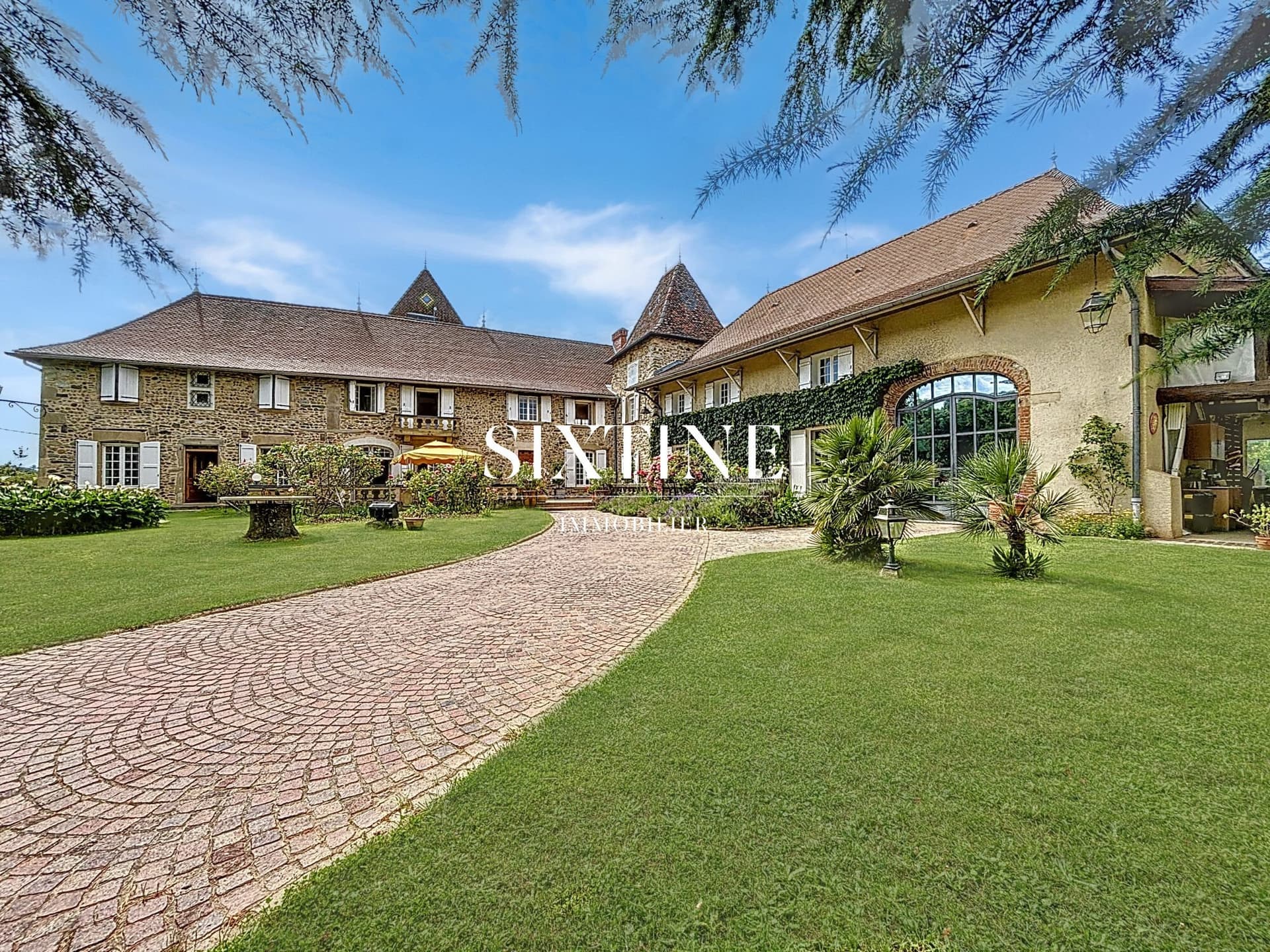 Exceptional 13th Century Manor House With Heated Pool And Walled Park