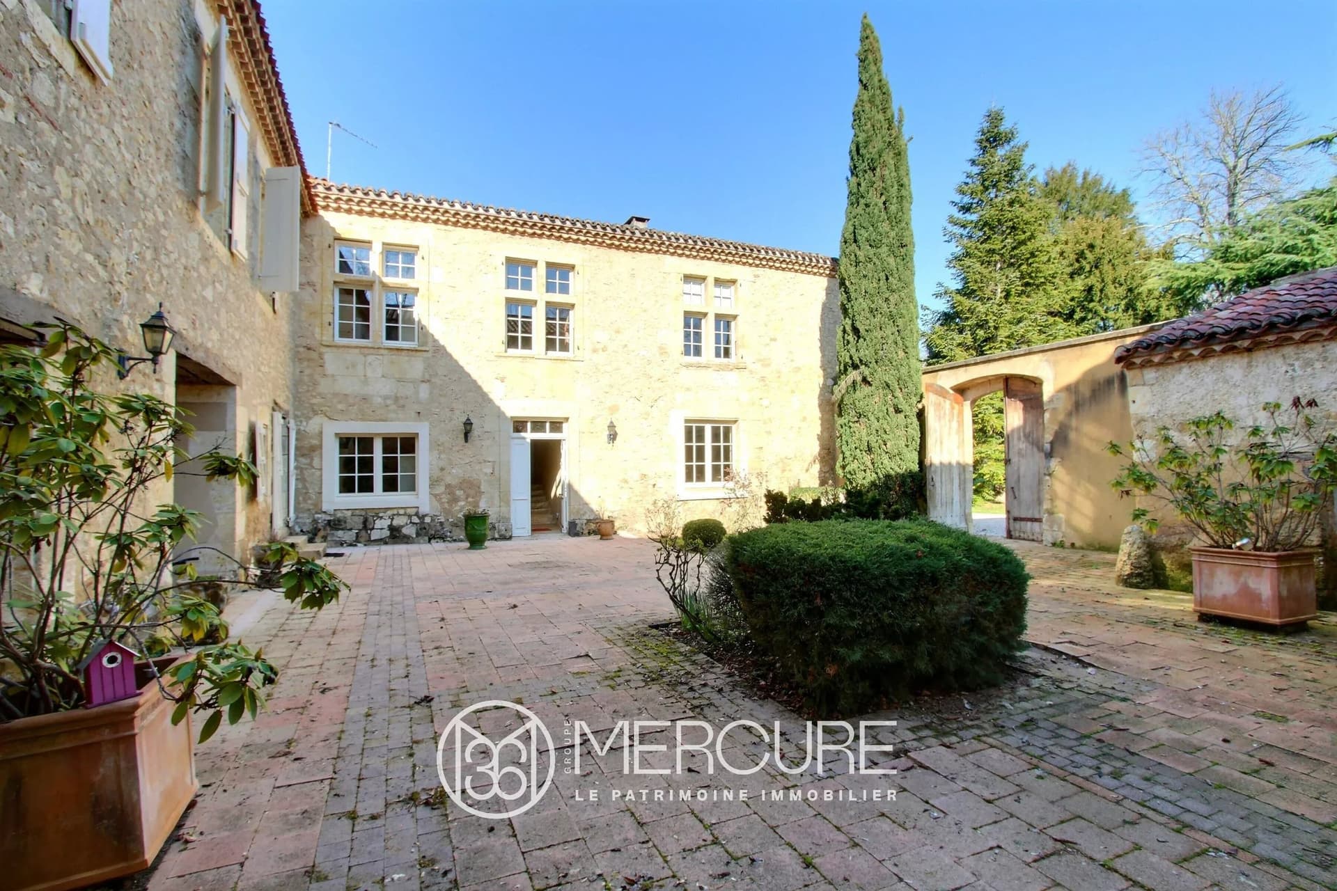 Charming 13th Century Manor House With Pool And 2 Hectares Of Park — Manor House for sale in Gers, France