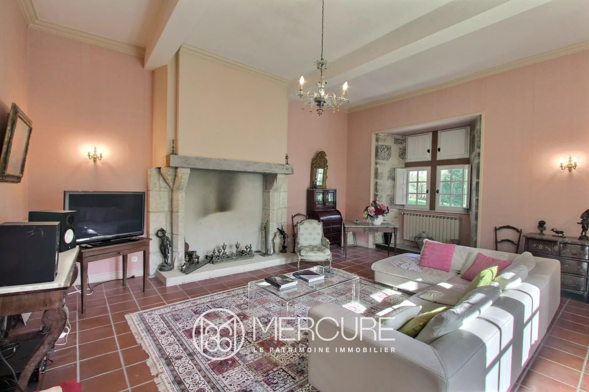 Charming 13th Century Manor House With Pool And 2 Hectares Of Park 3