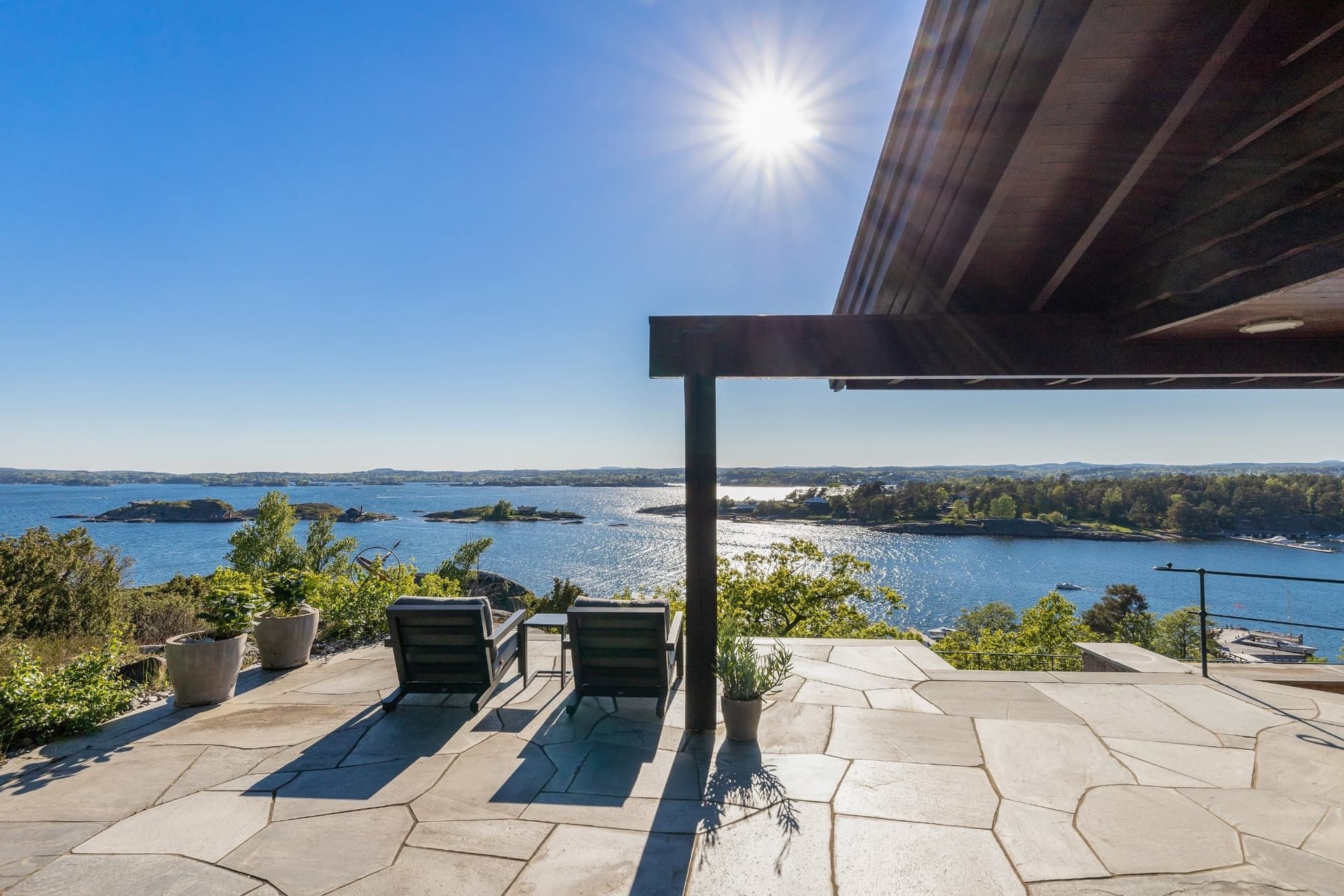 Architect-Designed Villa With Shoreline, Dock Facilities, And Stunning Sea Views 2