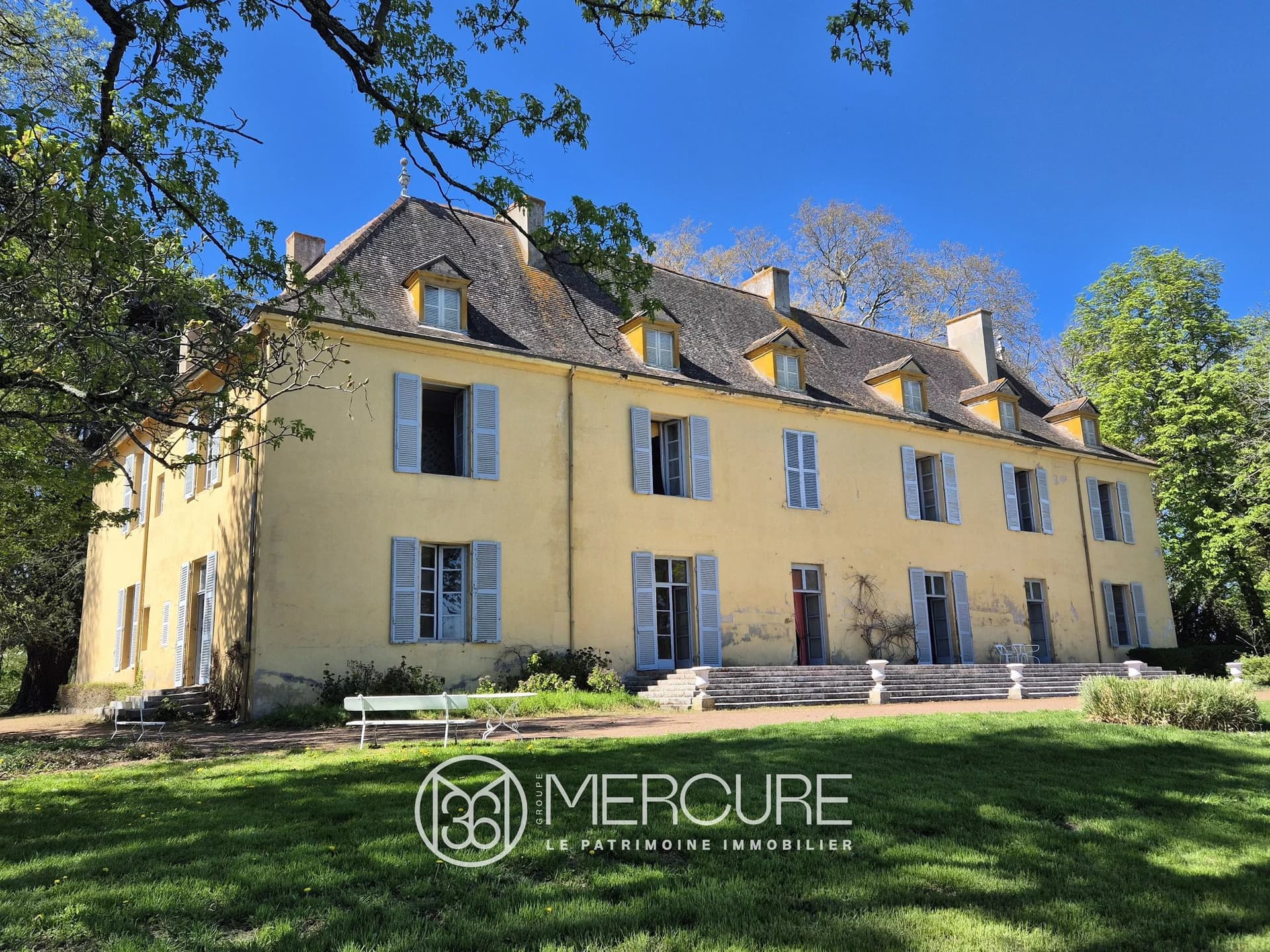 Remarkable 17th Century Castle Set Within 48 Hectares
