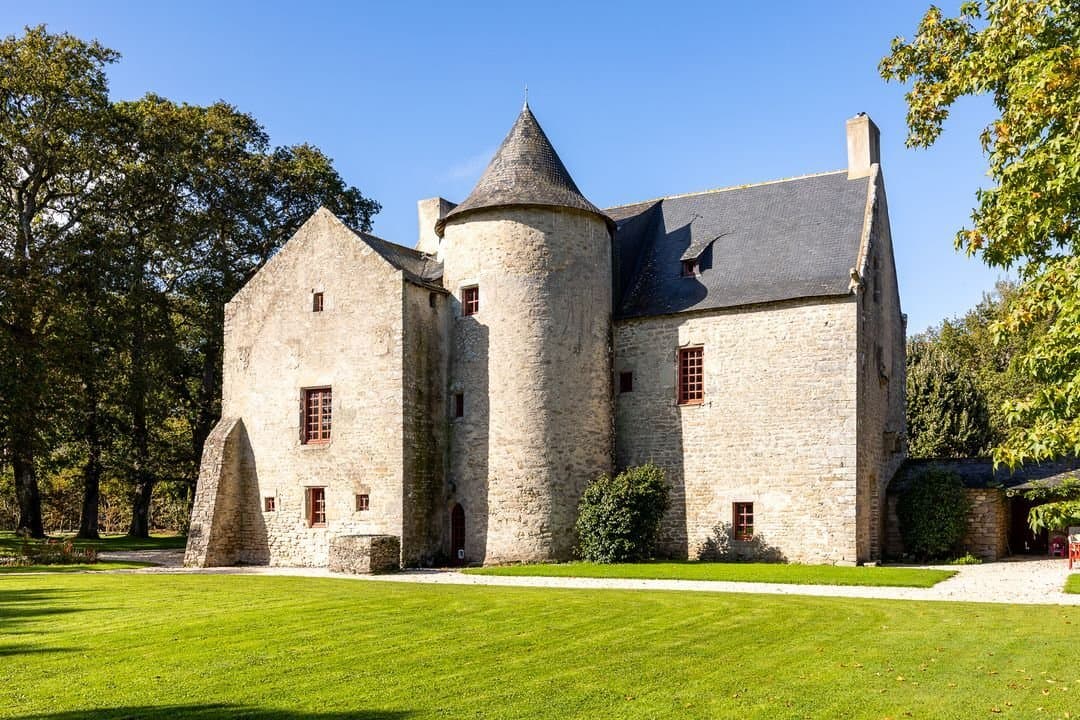 Renovated 16th Century Manor With Heated Pool And Golf Practice Area 2