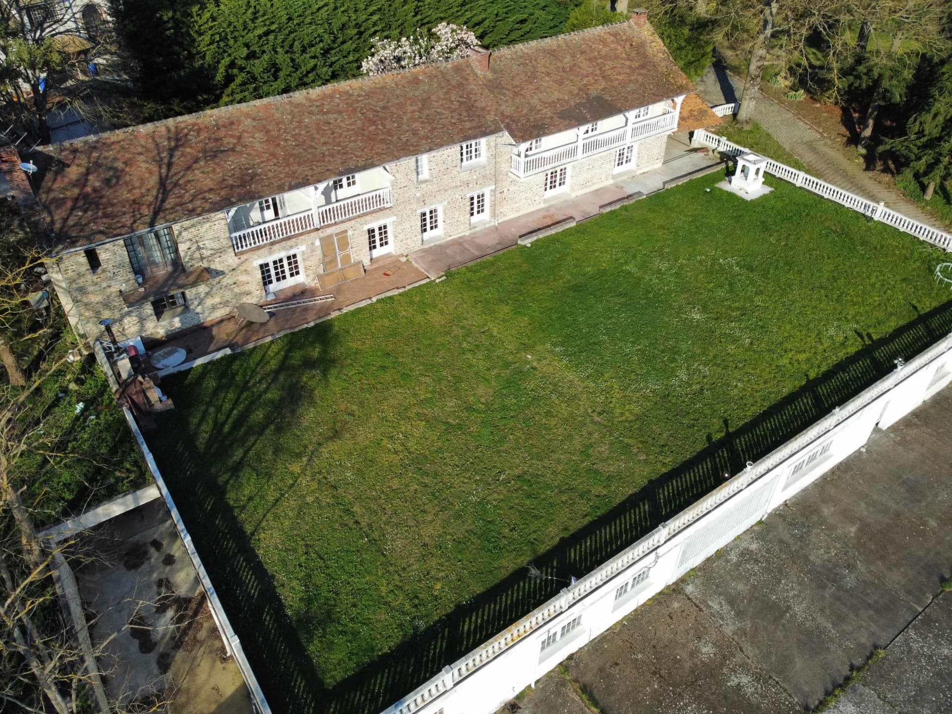 Versatile Property with Stunning Views on 3.2 Hectares 3