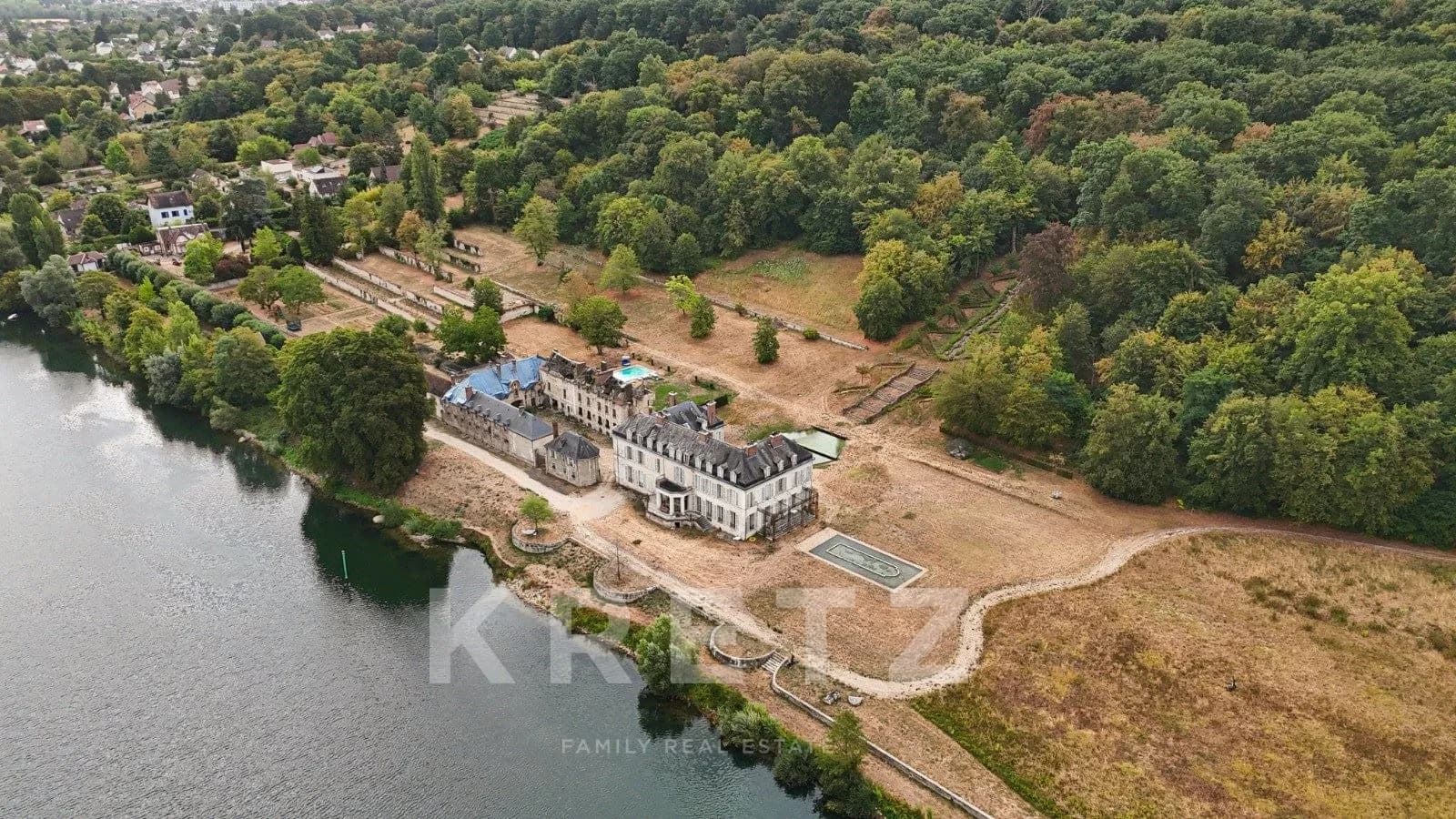 Château De La Rivière 1000.0 Sqm Exceptional Estate With Swimming Pool 4