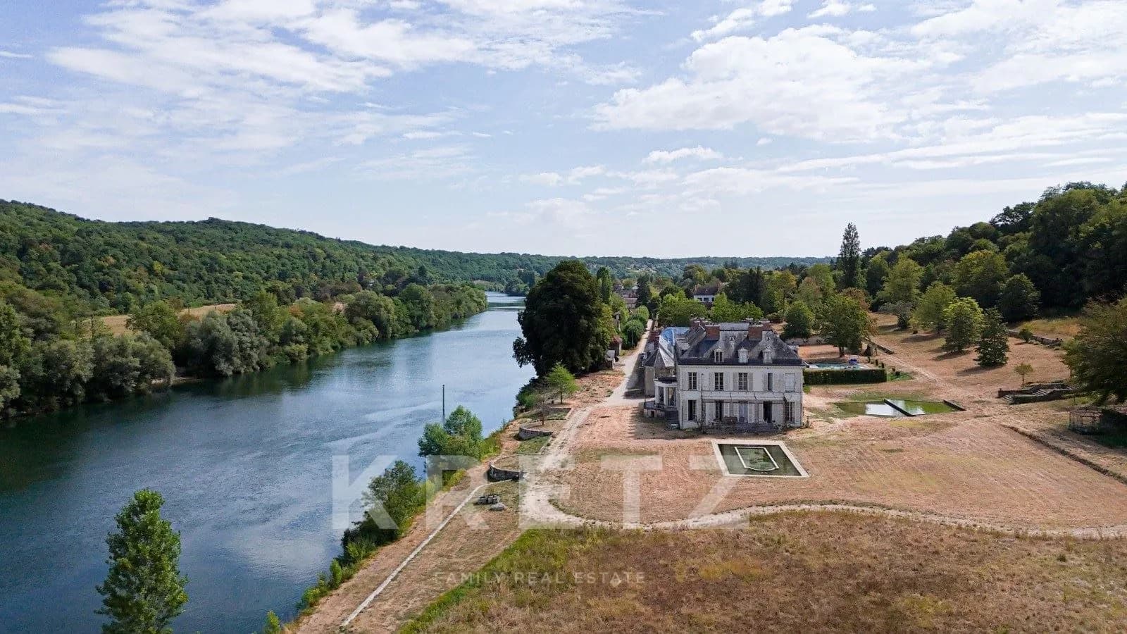 Château De La Rivière 1000.0 Sqm Exceptional Estate With Swimming Pool 5