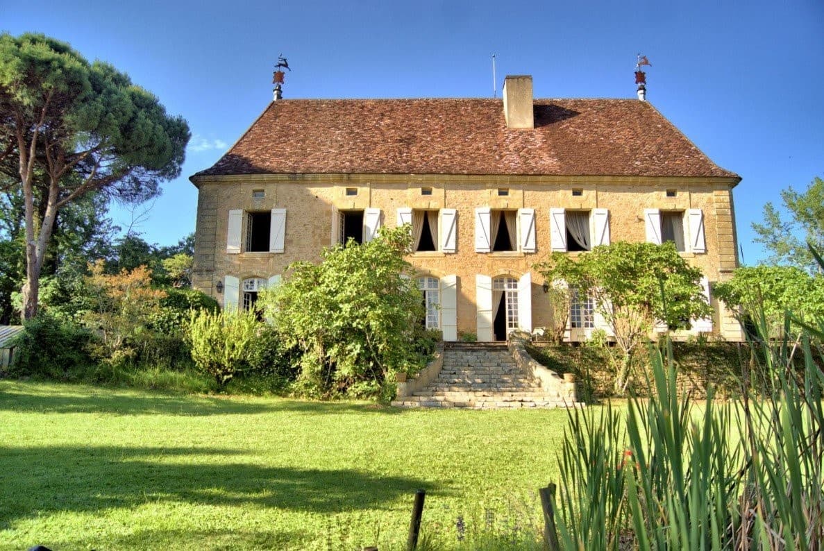 Charming 18th Century Castle Overlooking the Dordogne Valley — in Dordogne, France
