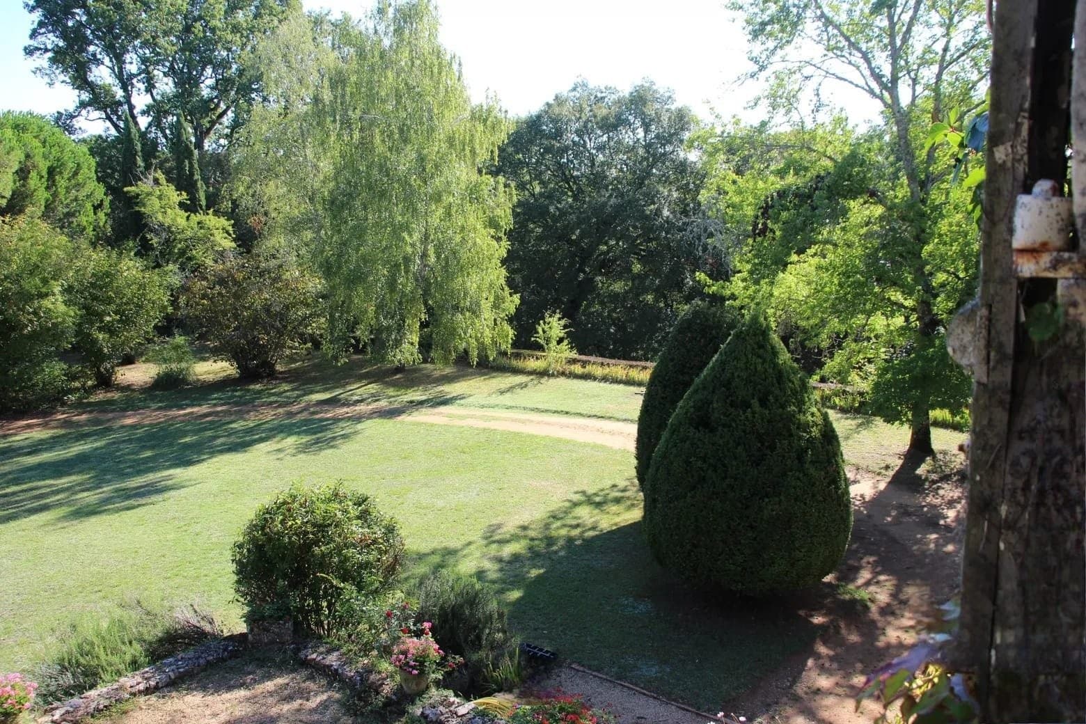 Charming 18th Century Castle Overlooking the Dordogne Valley 4