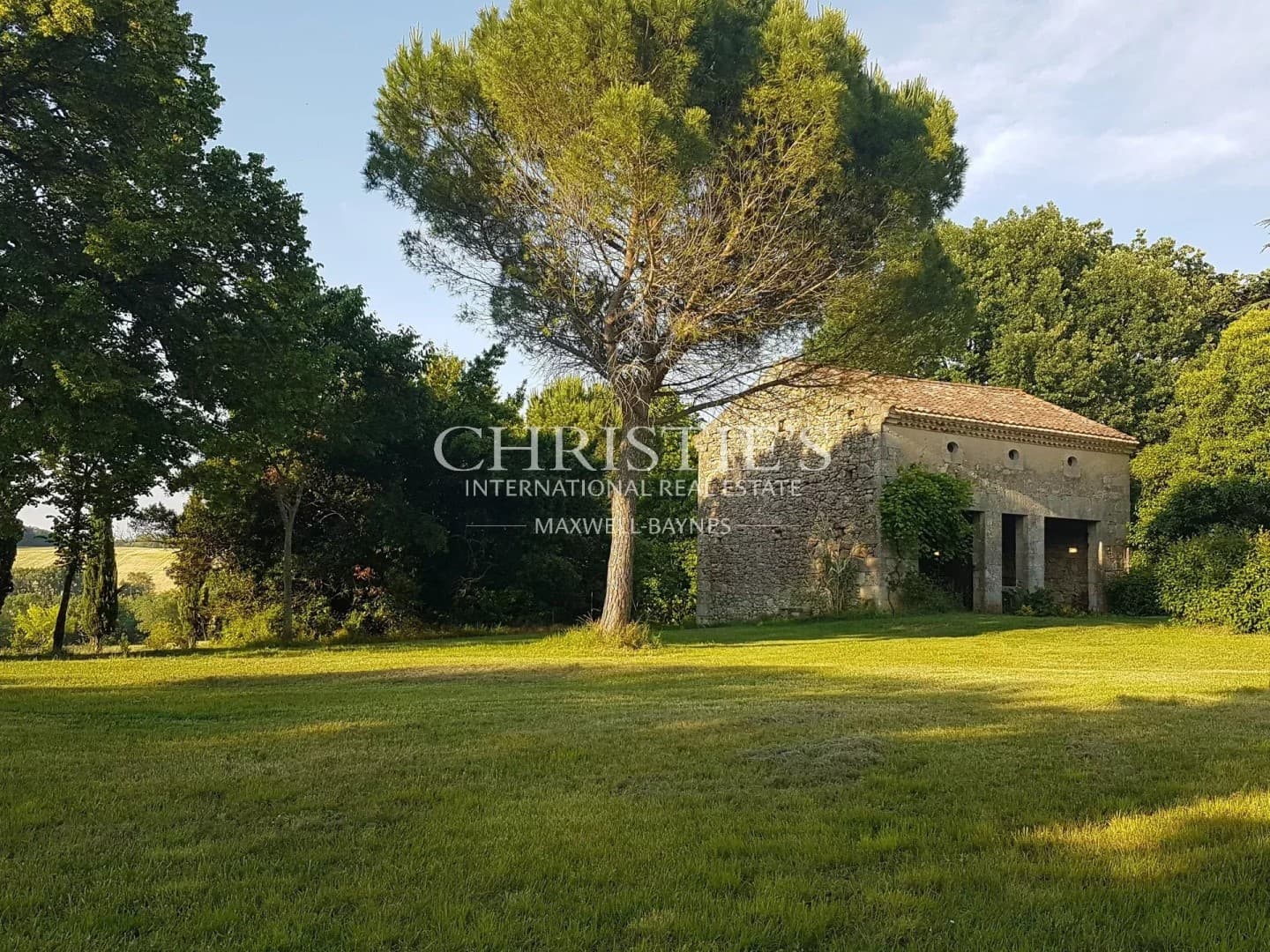 Historic 17th Century Château With Pool And Chapel 5
