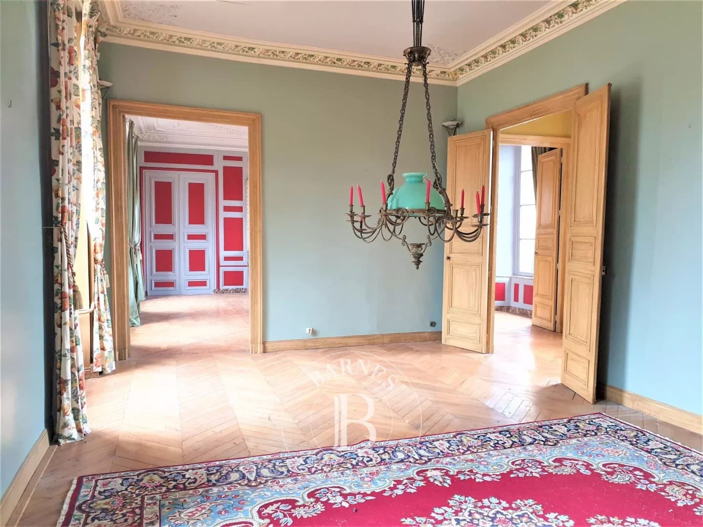 Historic Castle with 9 Bedrooms and Chapel Near Salbris 3