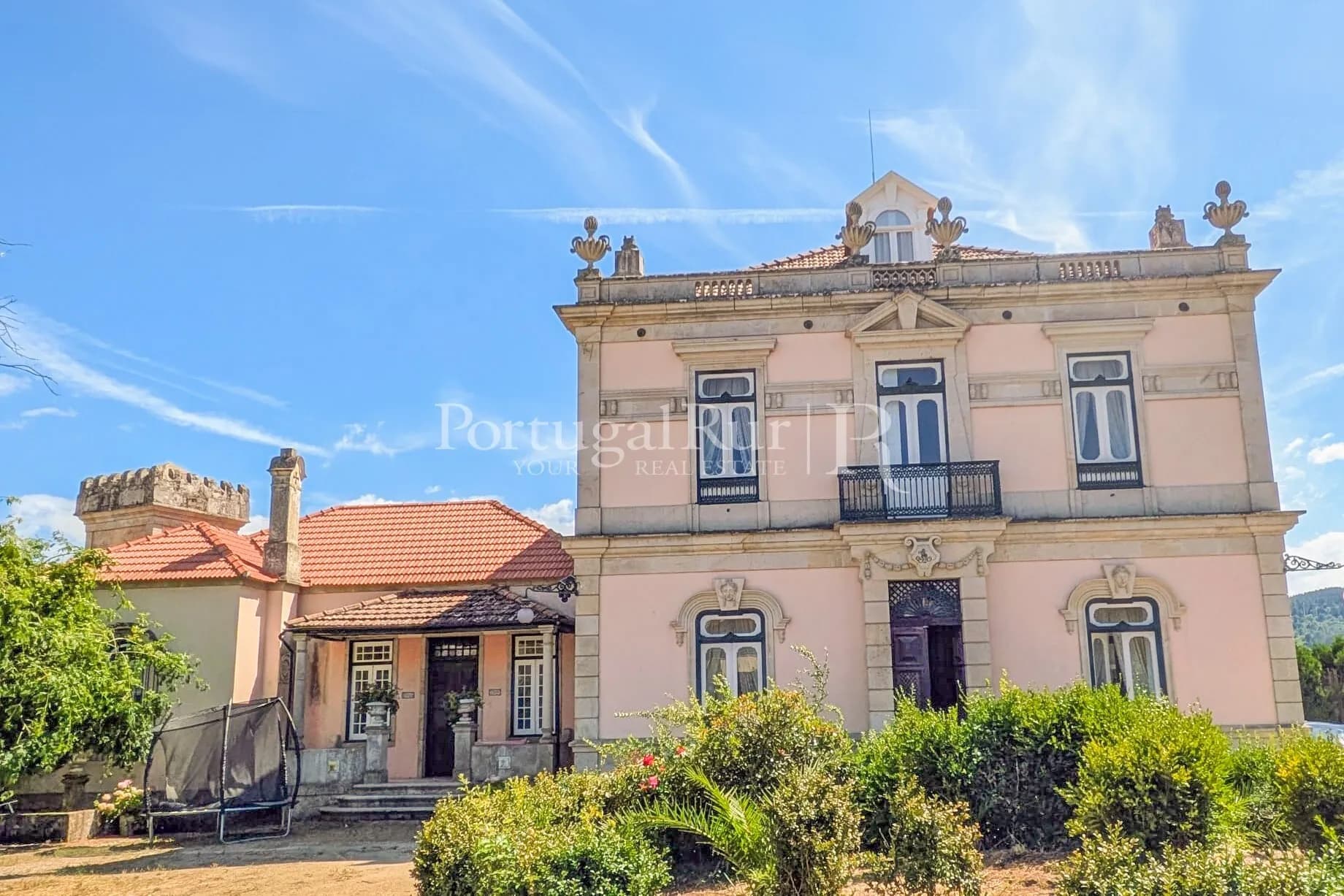 Elegant 7-Bedroom Château with Expansive Grounds in Lamego