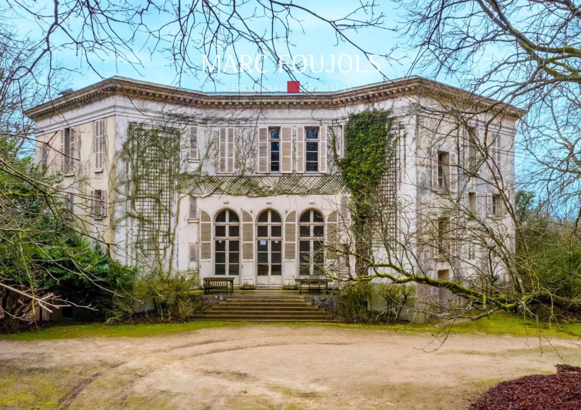 Castle With Development Potential Near Paris