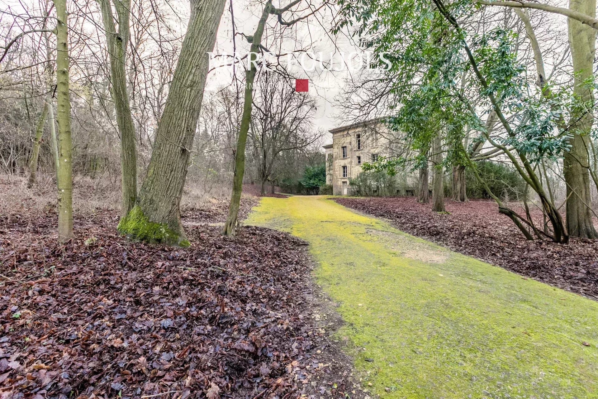 Castle With Development Potential Near Paris 4