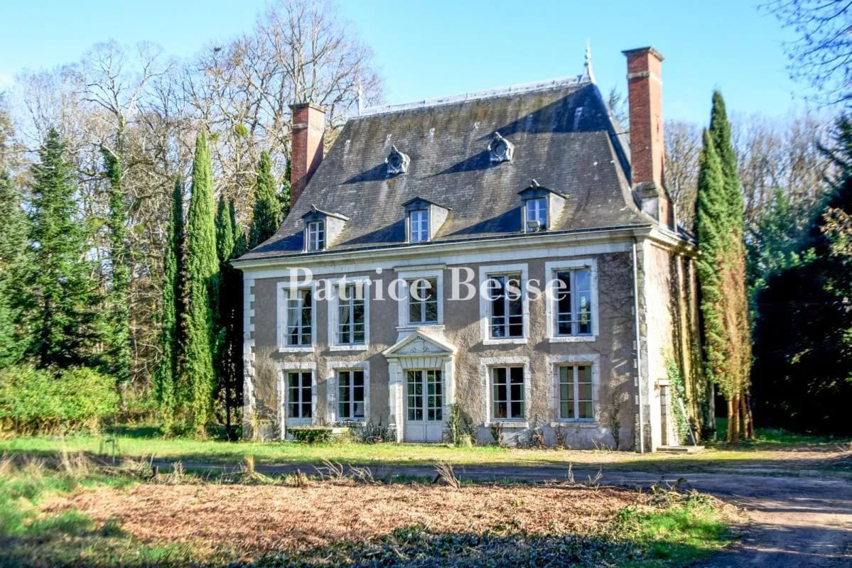 17th Century Manor With Outbuildings And Woodland Park