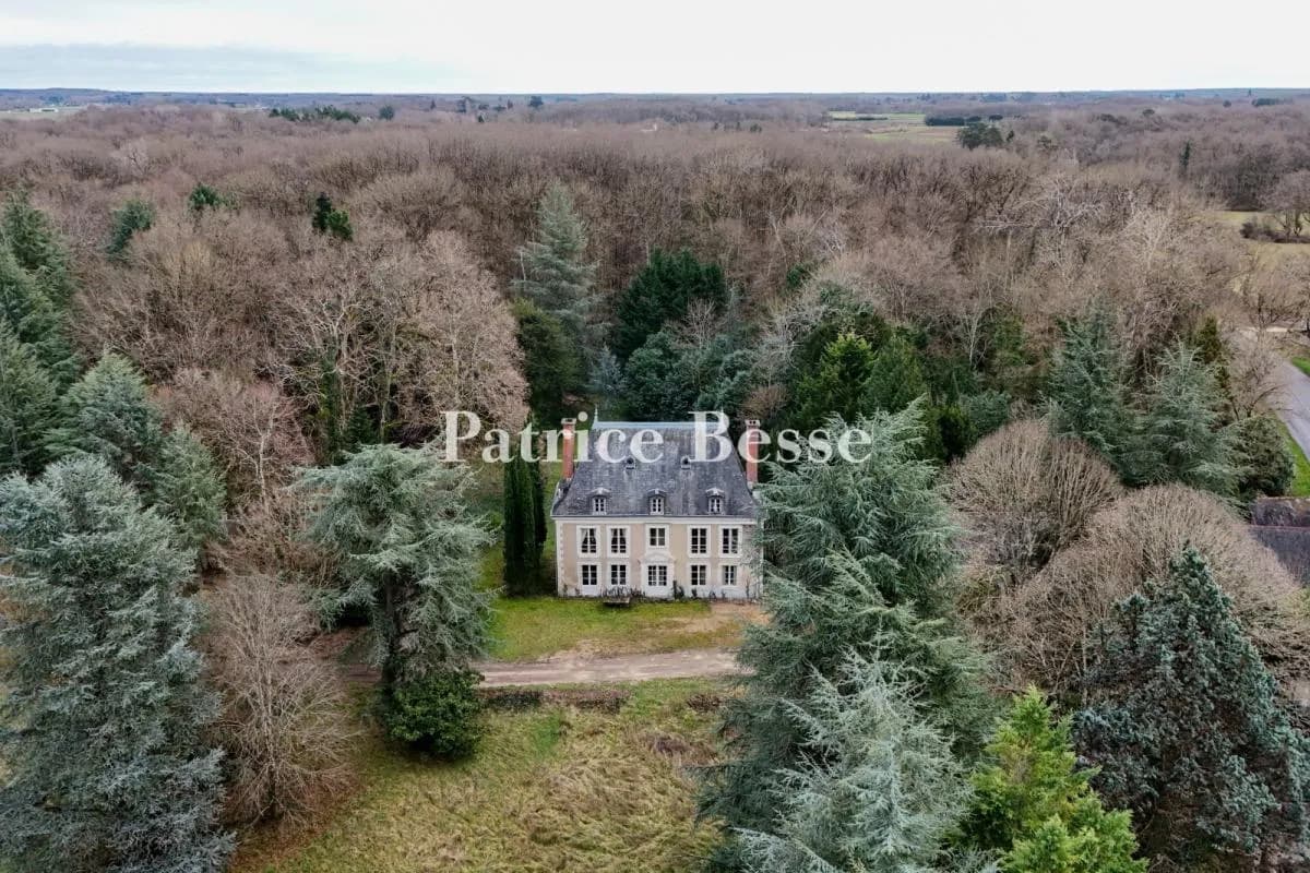 17th Century Manor With Outbuildings And Woodland Park 4