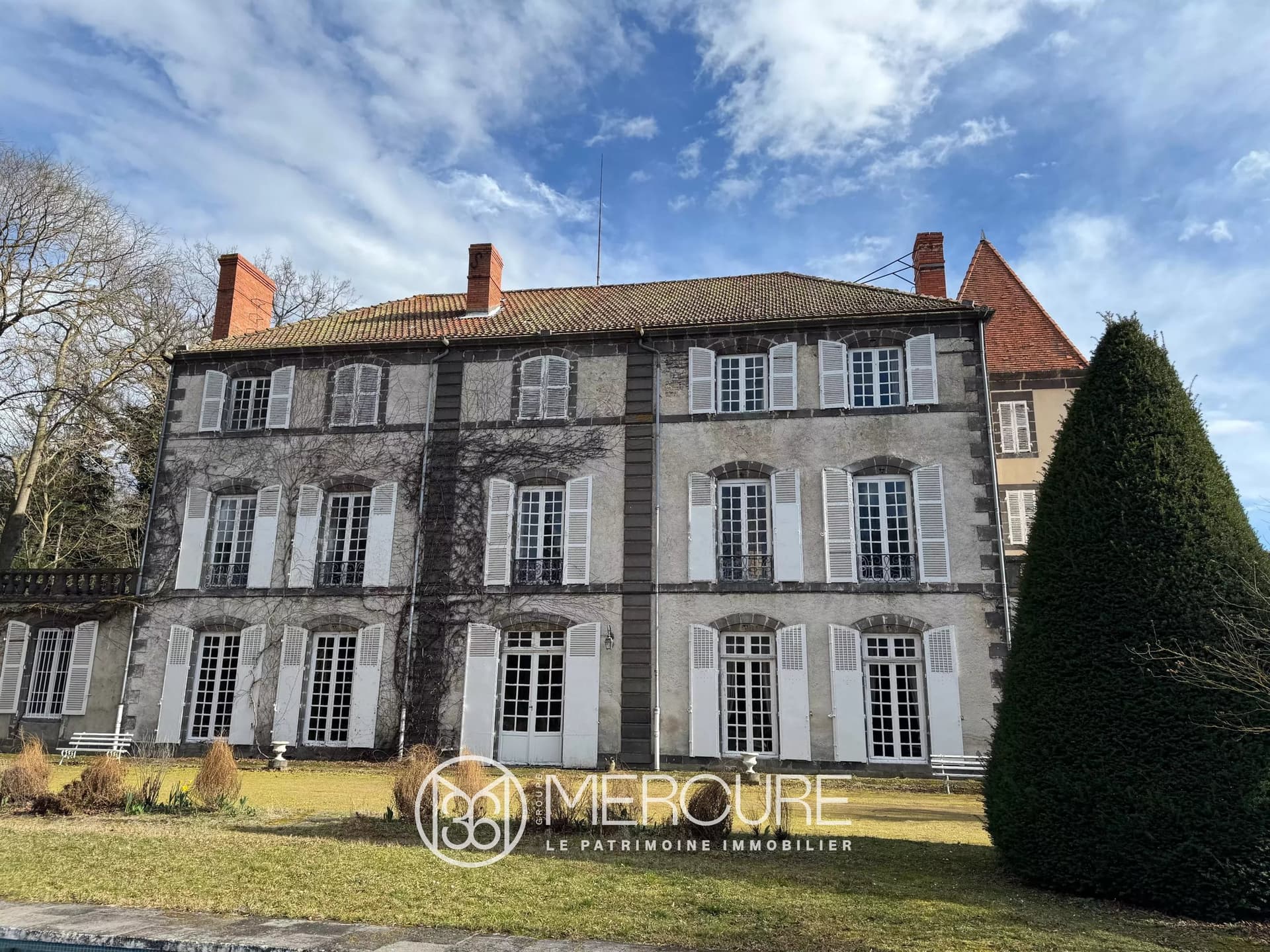 Exceptional 18th Century Château With Outbuildings, Pool, And Tennis Court 2