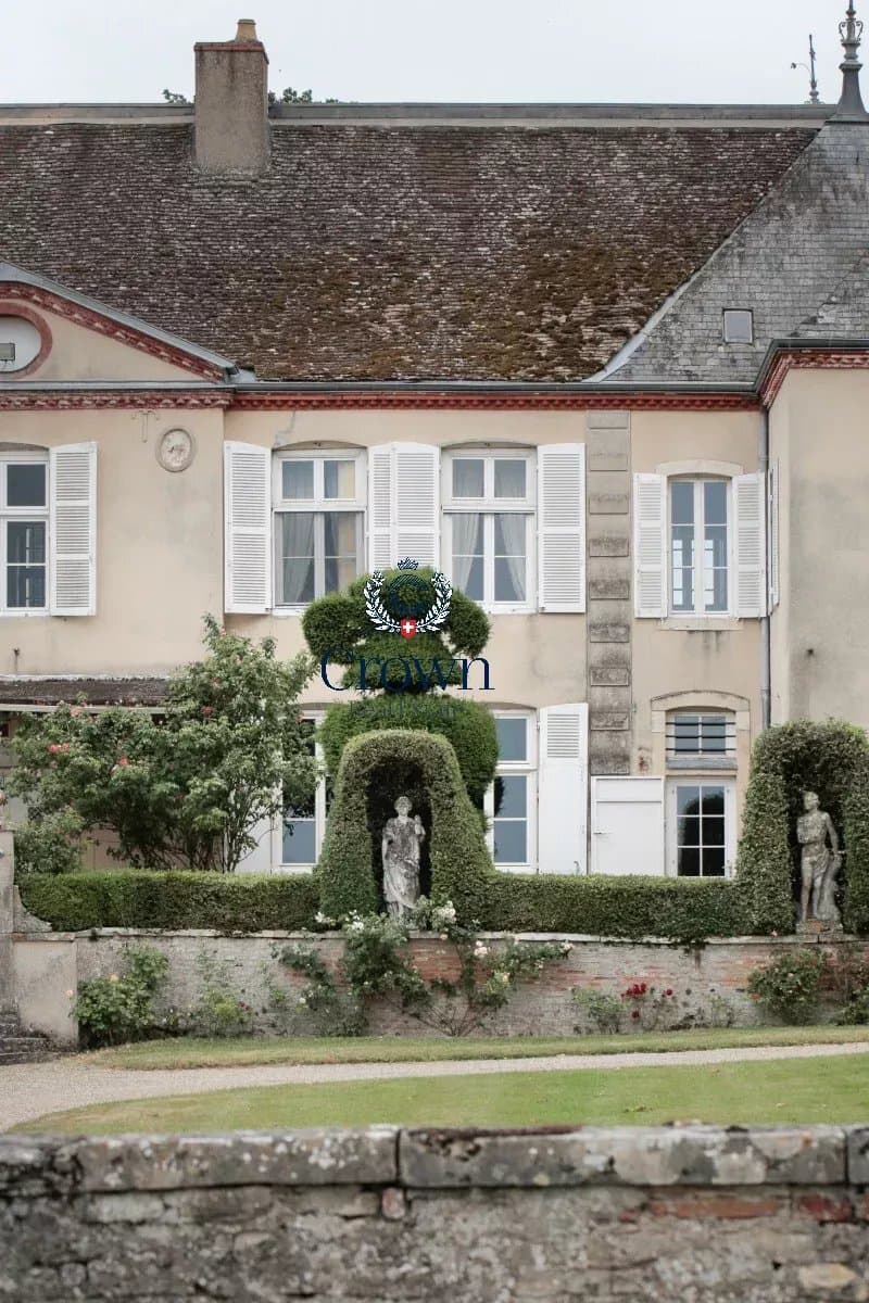 Elegant 17th Century Castle With Landscaped Park And Guest House 5