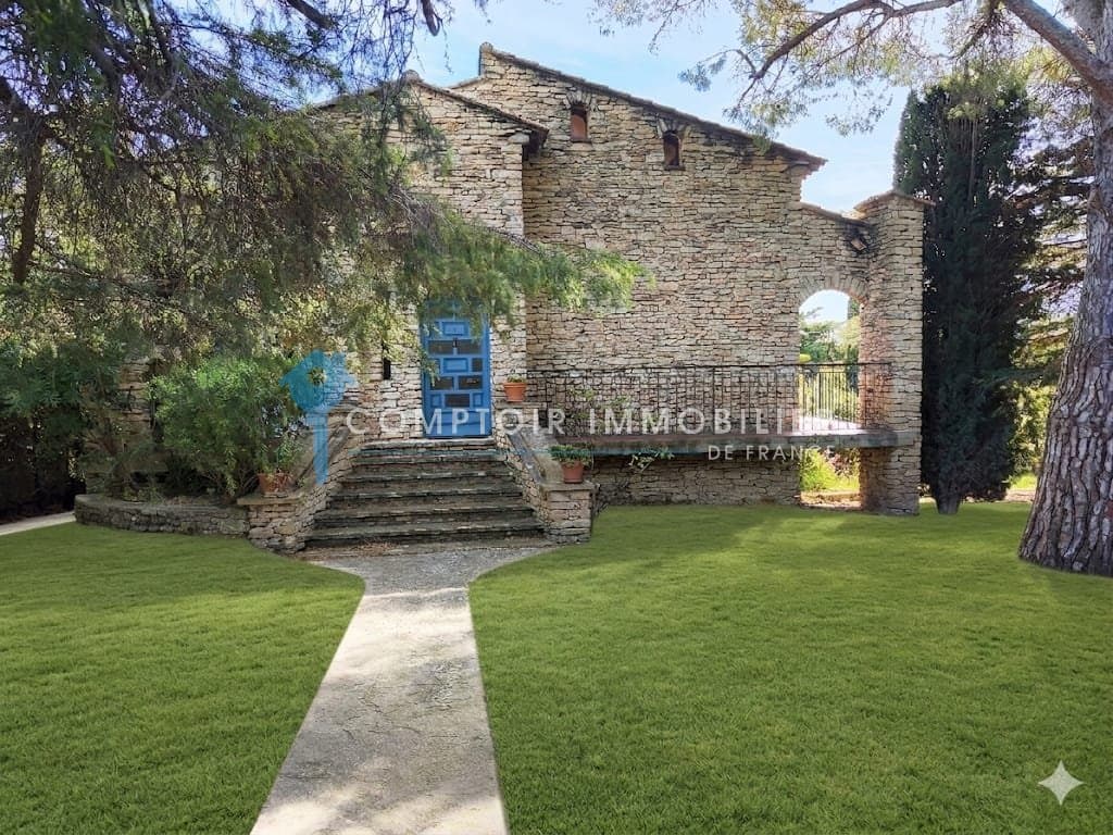 Elegant Character Property With Garden And Swimming Pool 2