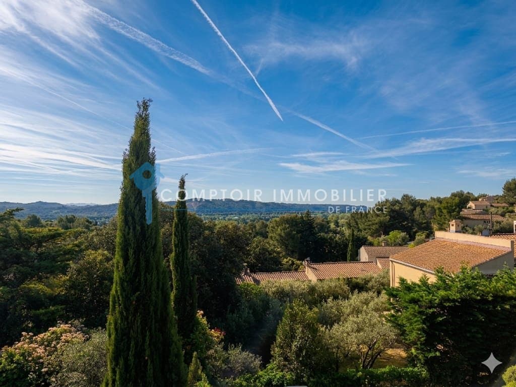 Elegant Character Property With Garden And Swimming Pool 4
