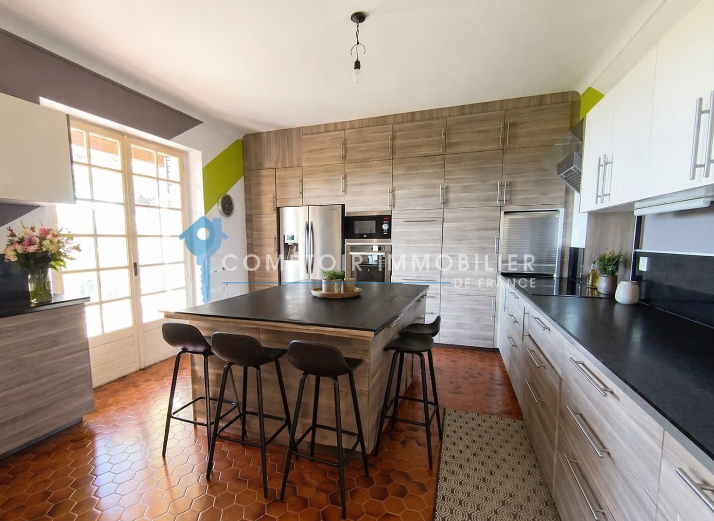 Elegant Character Property With Garden And Swimming Pool 5