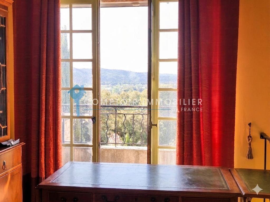 Elegant Character Property With Garden And Swimming Pool 5