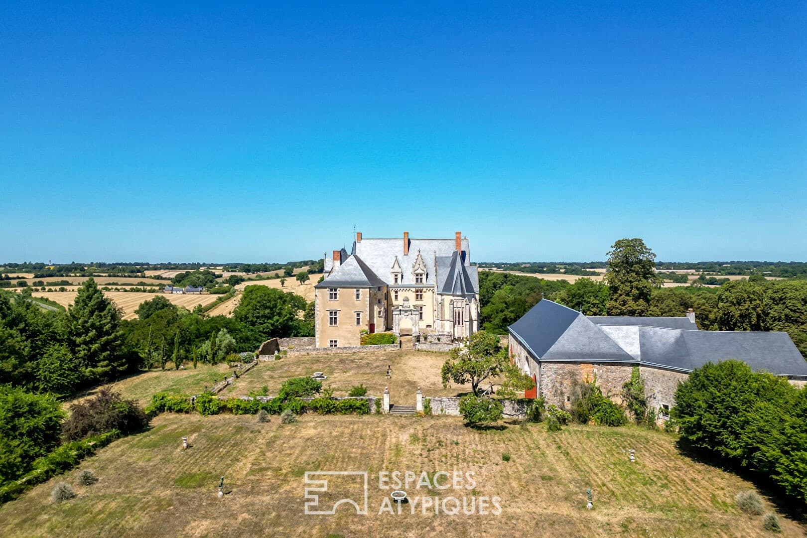 Historic Château with 1400 Sqm Living Space and 27 Hectare Estate 2