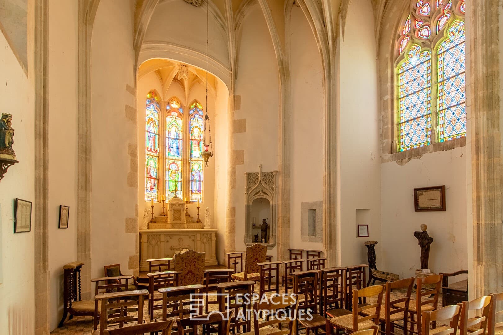 Historic Château with 1400 Sqm Living Space and 27 Hectare Estate 5