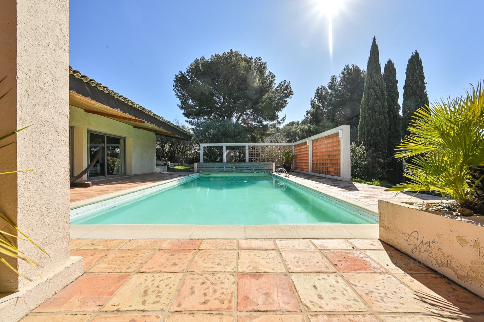 Elegant Modernist House With Sea View And Tennis Court 2