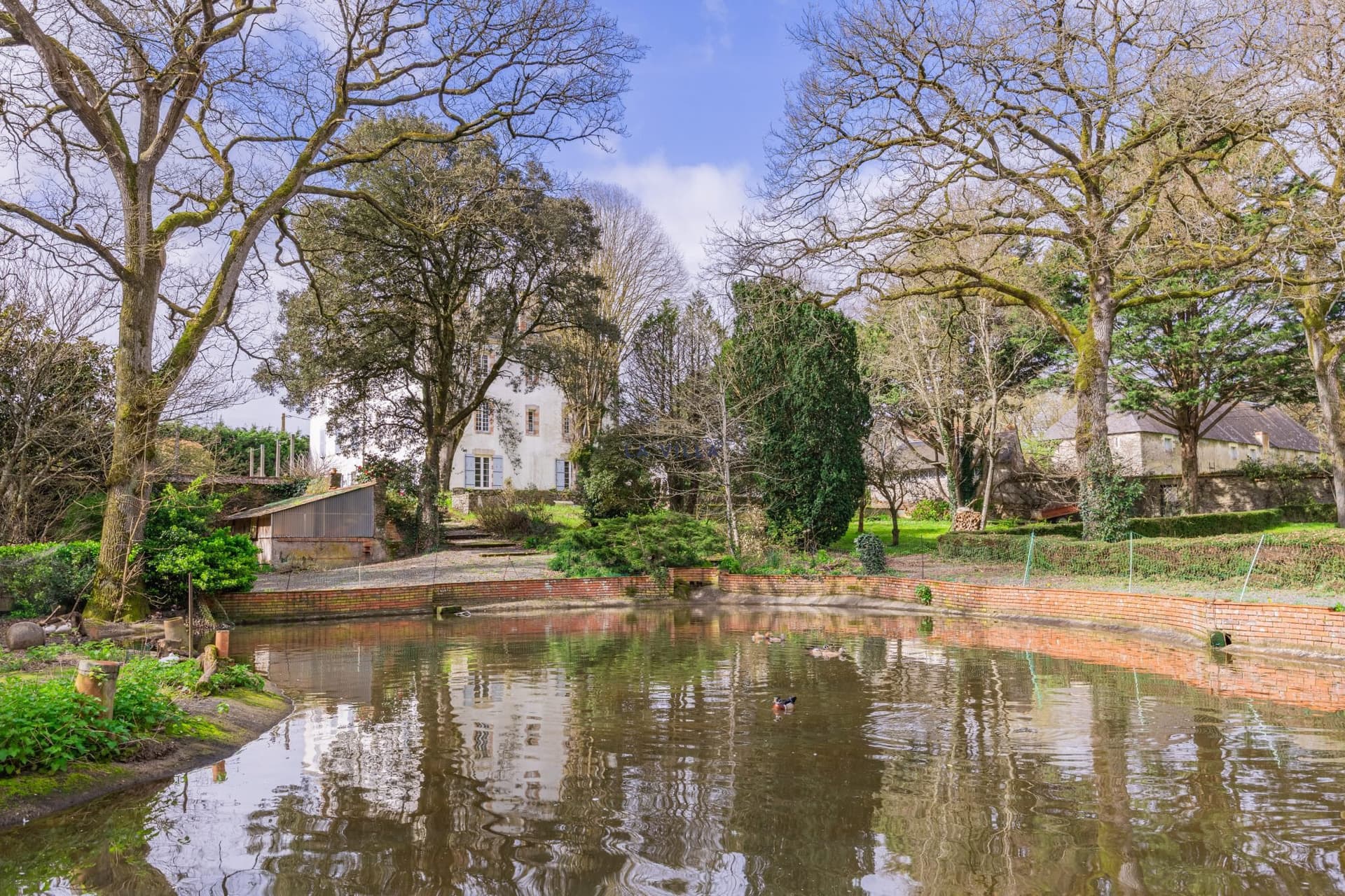 Exceptional 18th Century Château With 7 Bedrooms And 6 Hectares Of Park 5
