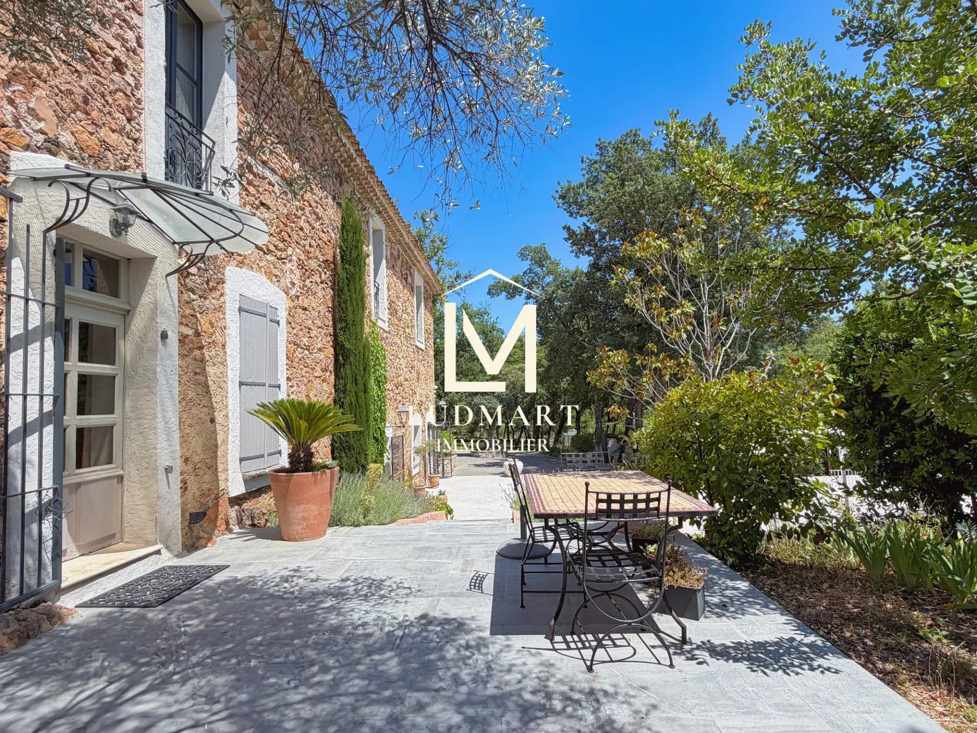 Charming 19th Century Sheepfold with Elegant Swimming Pool and Stunning Views 4
