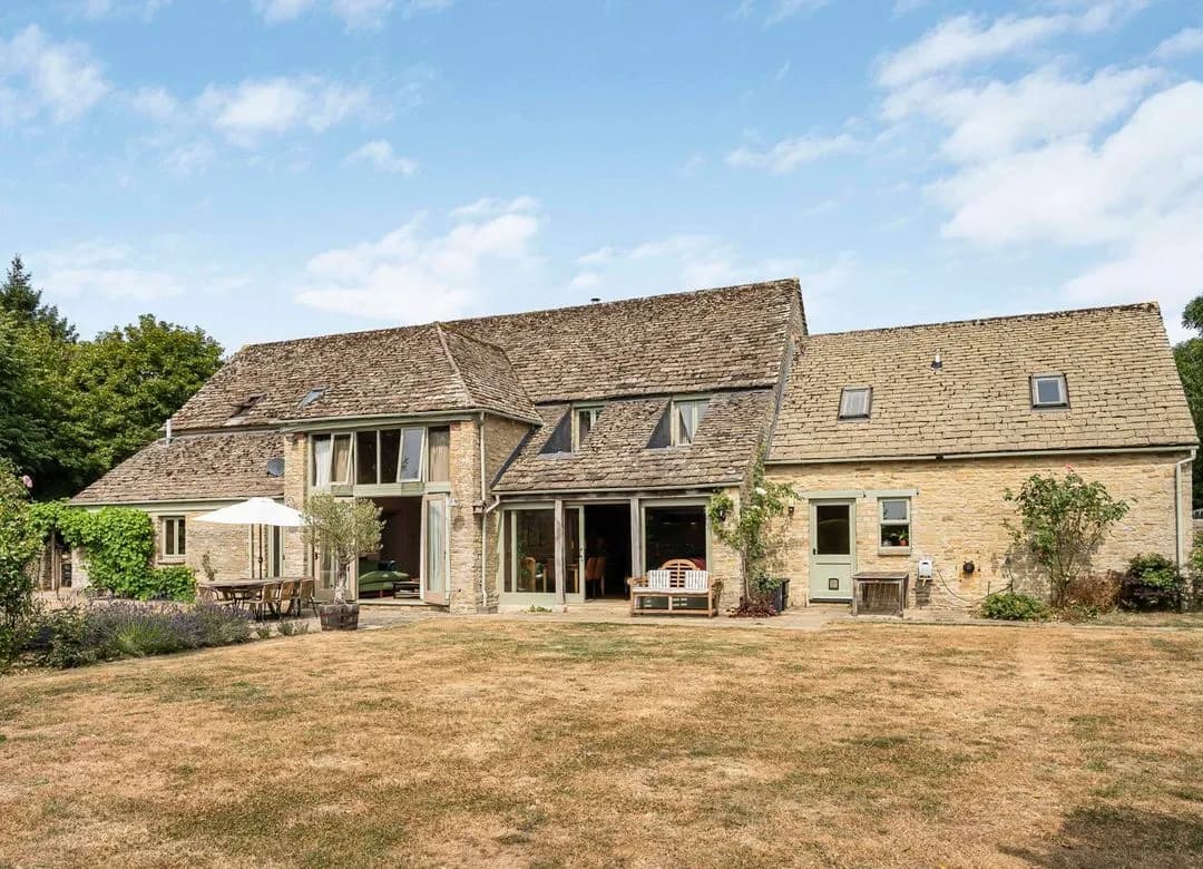 Charming 4 Bedroom Cotswold Country House With Equestrian Facilities