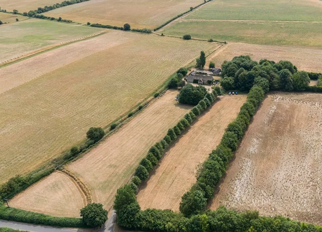 Charming 4 Bedroom Cotswold Country House With Equestrian Facilities 3