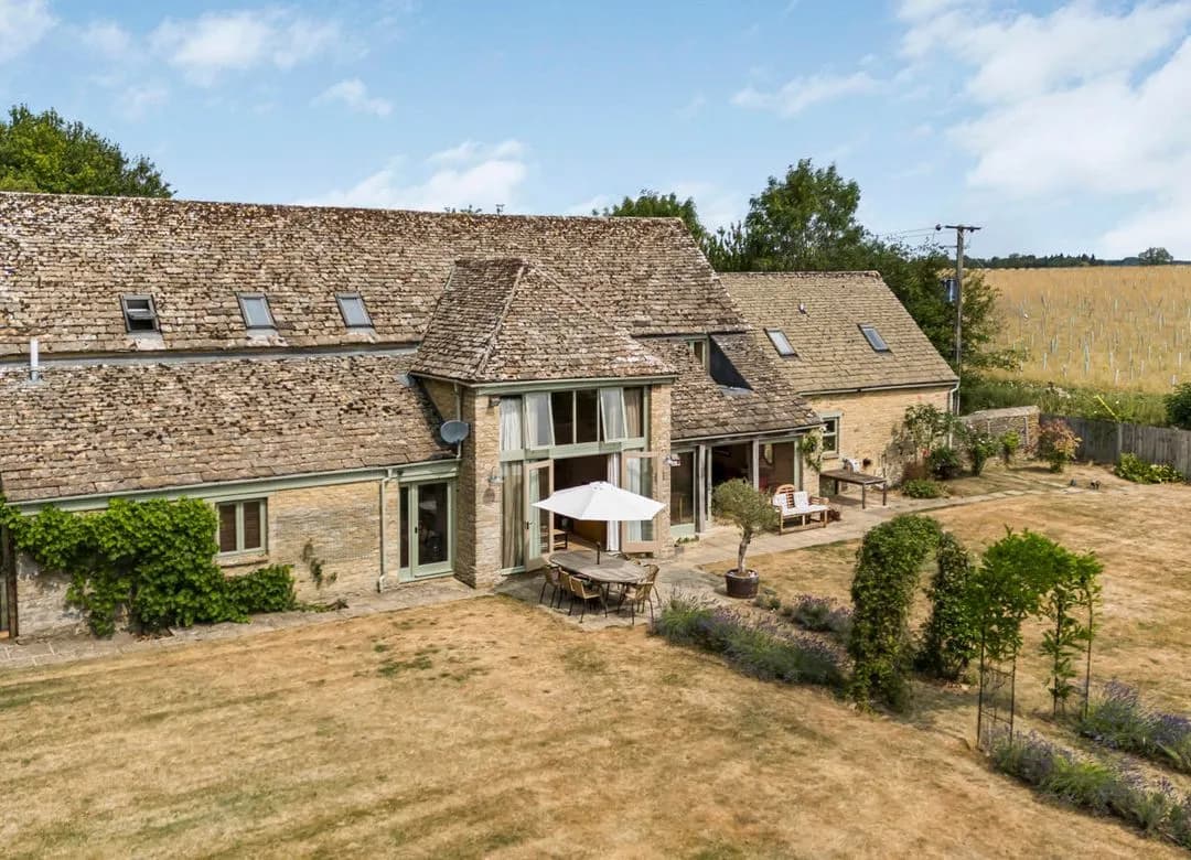 Charming 4 Bedroom Cotswold Country House With Equestrian Facilities 4
