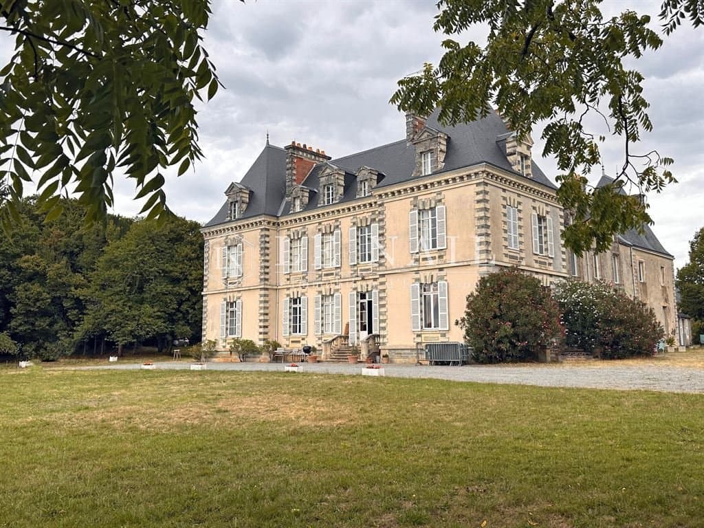 Elegant 19th Century Château With Rental Properties And Expansive Park