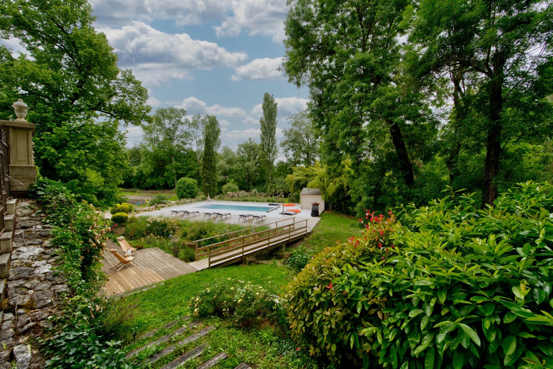 Imposing 18th Century Château Set Within 7.6 Hectares Of Tranquil Grounds 4