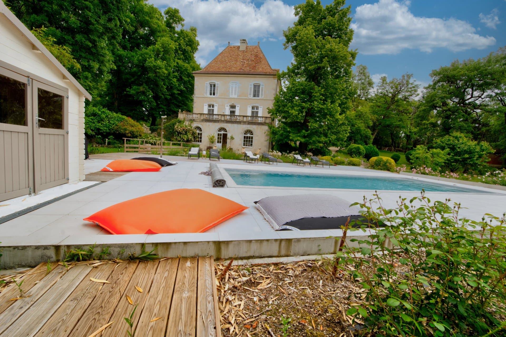 Imposing 18th Century Château Set Within 7.6 Hectares Of Tranquil Grounds 5