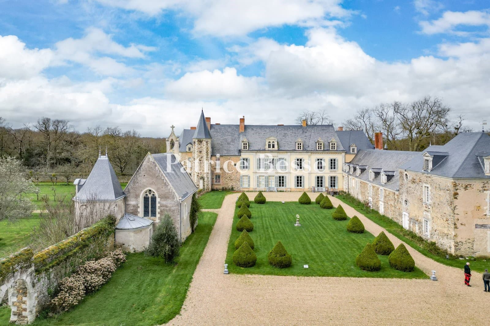 Remarkable Castle With Chapel And Extensive Grounds In Anjou 4