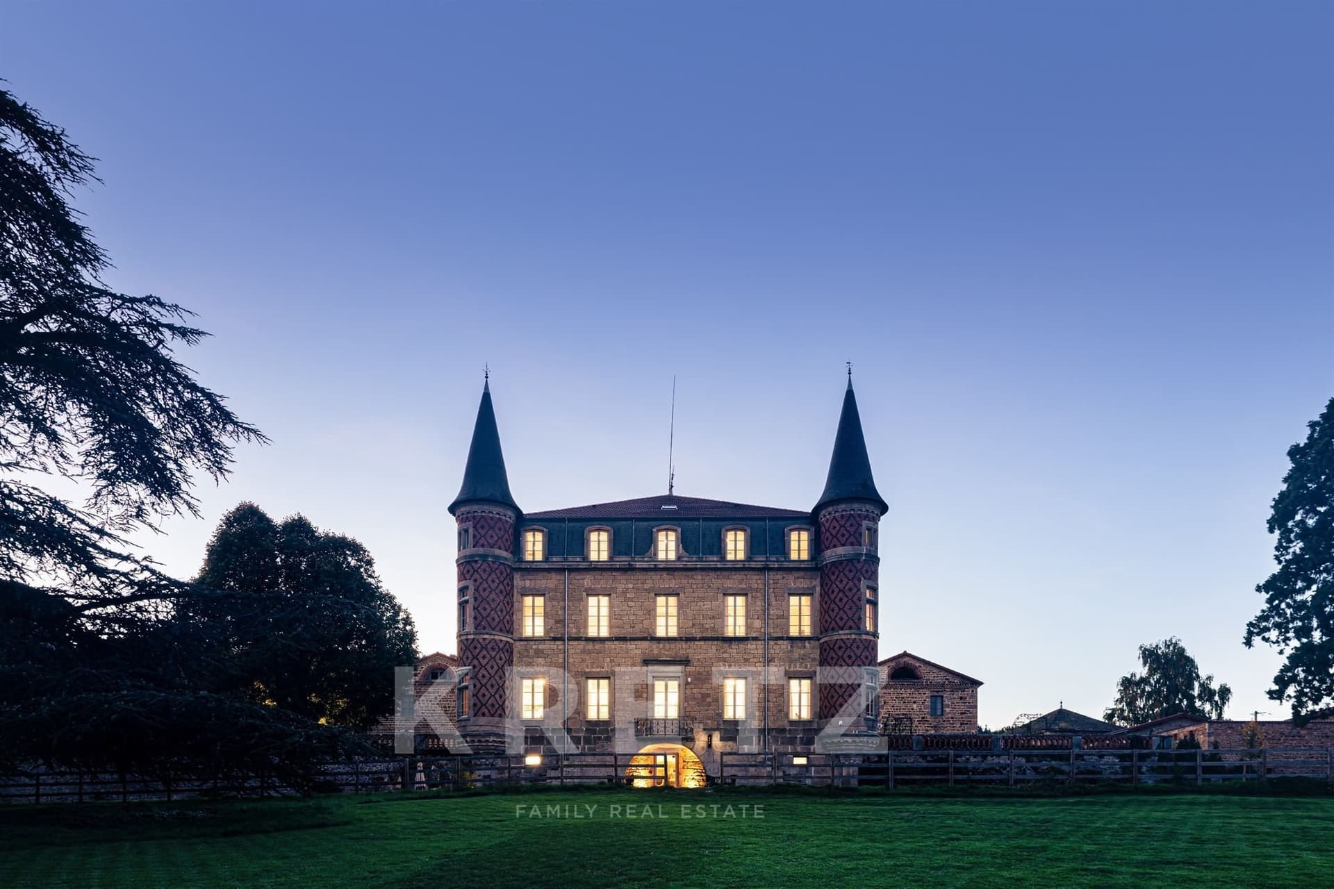 High-End Château And Event Venue Set Within 15 Hectares 2